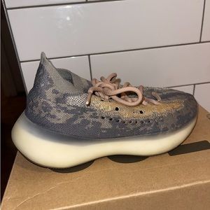 size 6 woman’s YEEZY BOOST 380